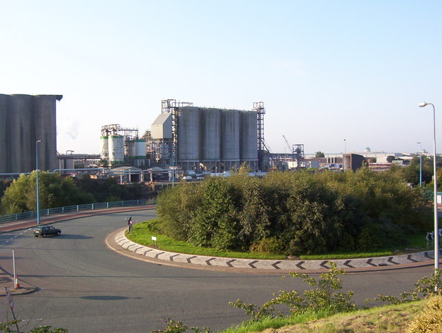 Fotografia ilustrativa de silos de grãos